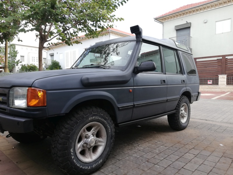 Landrover Discovery painted with Upol Raptor